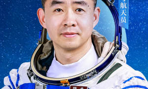 明日出征！神舟二十号航天员乘组确定